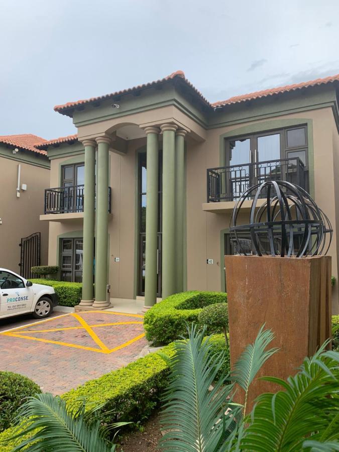 Royal Hotel Polokwane Exterior foto