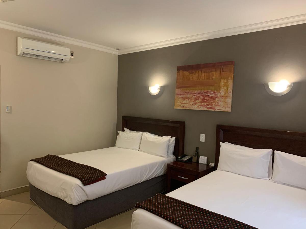 Royal Hotel Polokwane Exterior foto