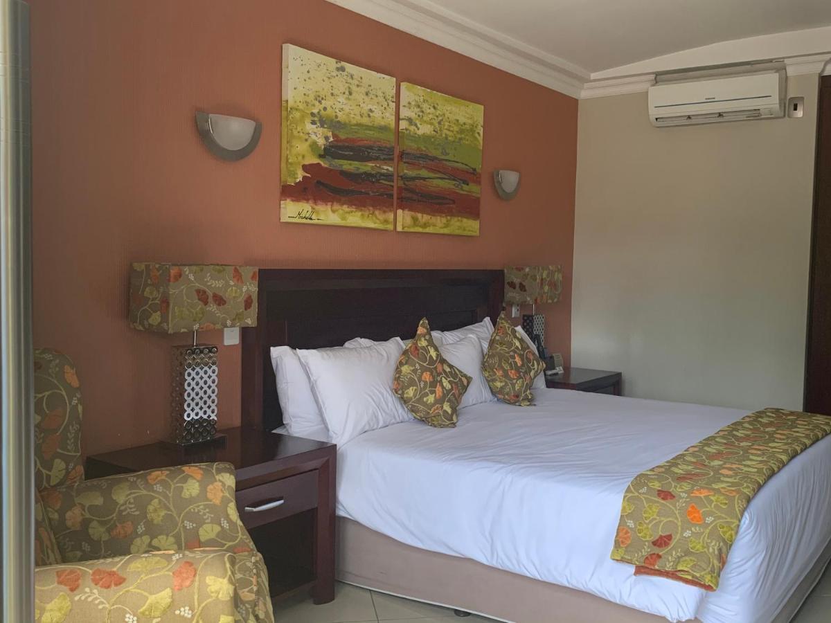 Royal Hotel Polokwane Exterior foto